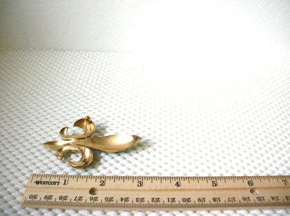Larger Signed TRIFARI Fleur De Lis Vintage Brooch Pin Green Enameled Gold Tone 030521