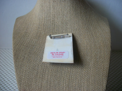 Highly Detailed Lucinda House Pins Festive Christmas Sun Wreath Glitter Tree 61318