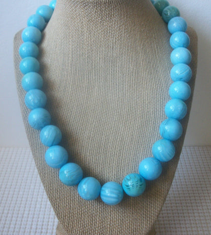 Chunky Retro 18" - 21" Necklace Pretty Blue Acrylic Beads 030221