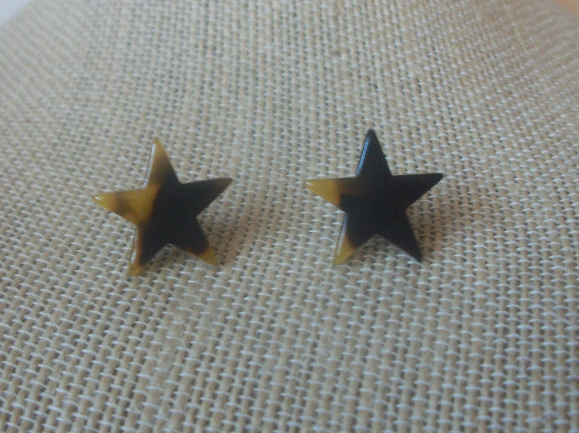 KYLIE Hand Made Tortoise Stud Star Earrings 40220