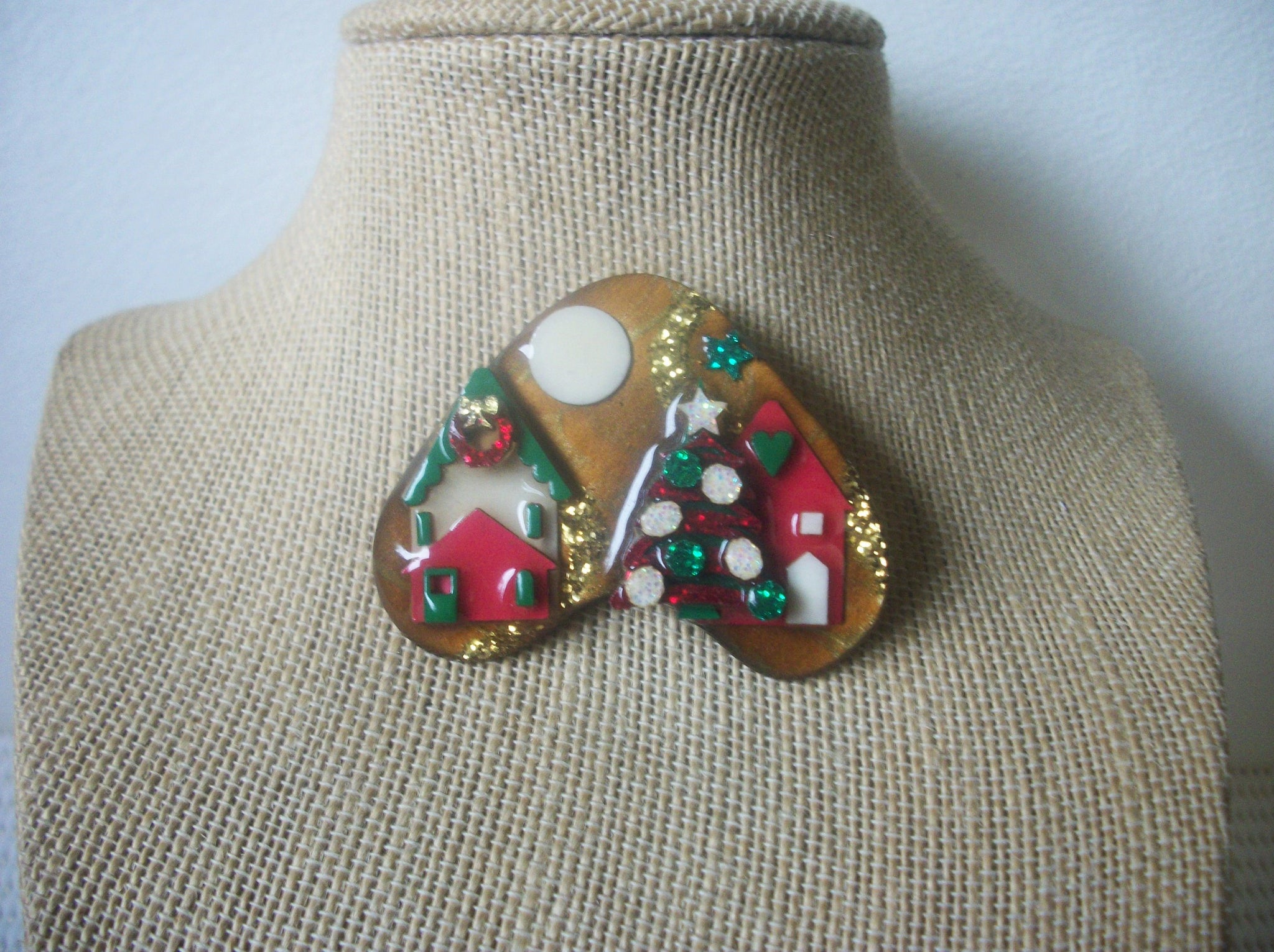 RARE Beautifully Detailed Lucinda House Pins, Heart Shaped Christmas Theme Poinsettia Tree 021321