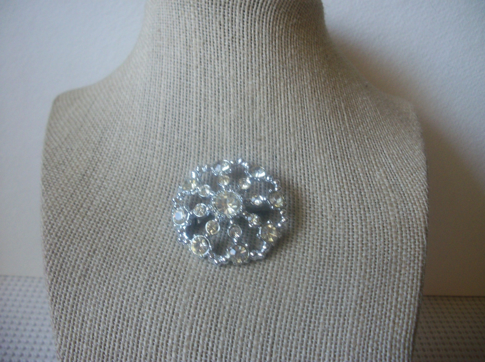 Vintage Brooch Pin, Pale Jonquil Rhinestones, Flower Floral, Silver Tone, 90517