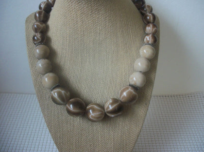 Vintage 18" - 20" Necklace Beige Cream Toffee Acrylic Beads 30617
