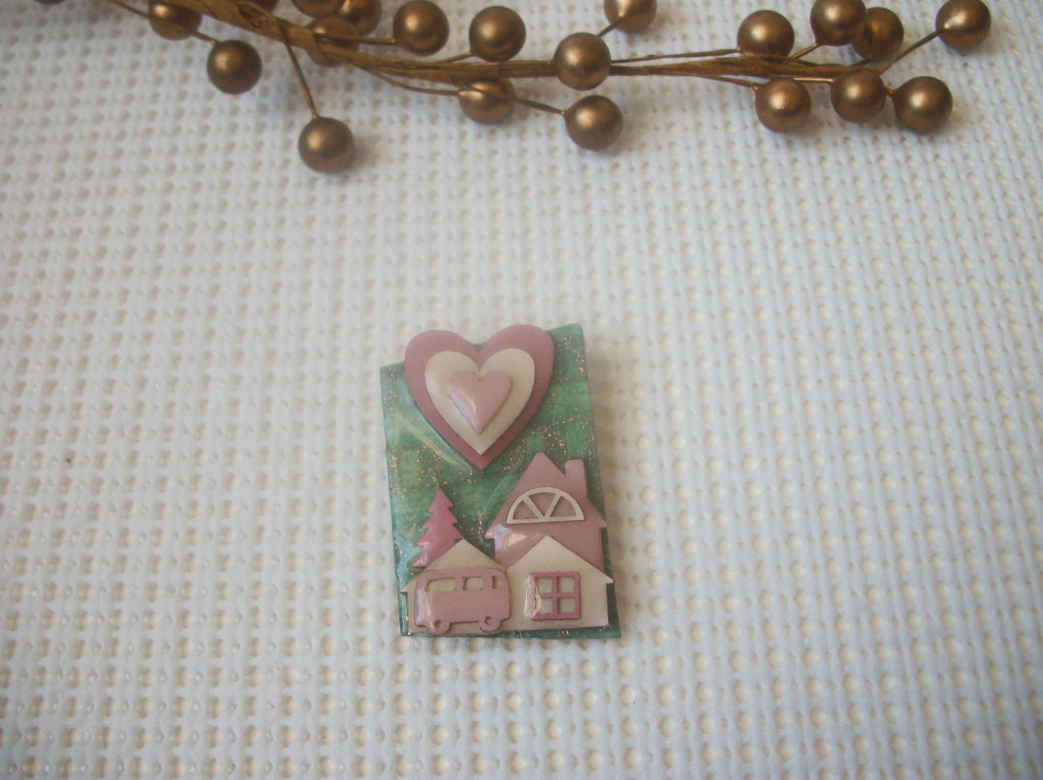 Vintage Lucinda House Pins, Valentine`s Day Love In The Air Pink Hearts 021321