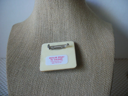 Highly Detailed Lucinda Christmas House Pins, Poinsettia Tree Wreath Glitter 61318