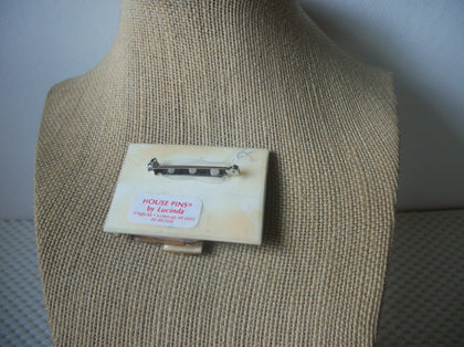 Pretty Lucinda House Pins, Festive Christmas Lamp Sled Glitter 61318