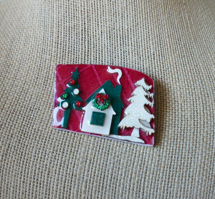 RARE Lucinda House Pin, Very Detailed Festive Christmas Snow Pine Tree Wreath 021321