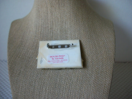 Hard To Find Lucinda St Patrick`s Day House Pin Pot Of Gold Irish Clover Shamrock 61318