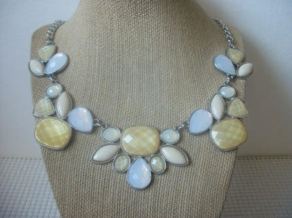 Retro 20" - 22" Frosted Pale Yellow Bib Design Panel Silver Tone 030321