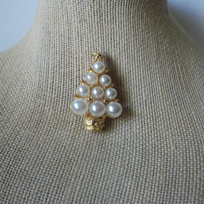 Vintage Brooch Pin, Christmas Tree Festive White Faux Pearls Gold Tone, 61517