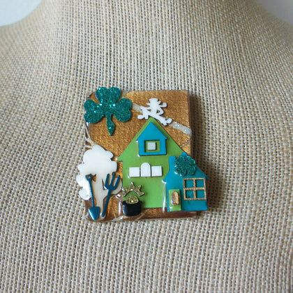 Hard To Find Lucinda St Patrick`s Day House Pin Pot Of Gold Irish Clover Shamrock 61318