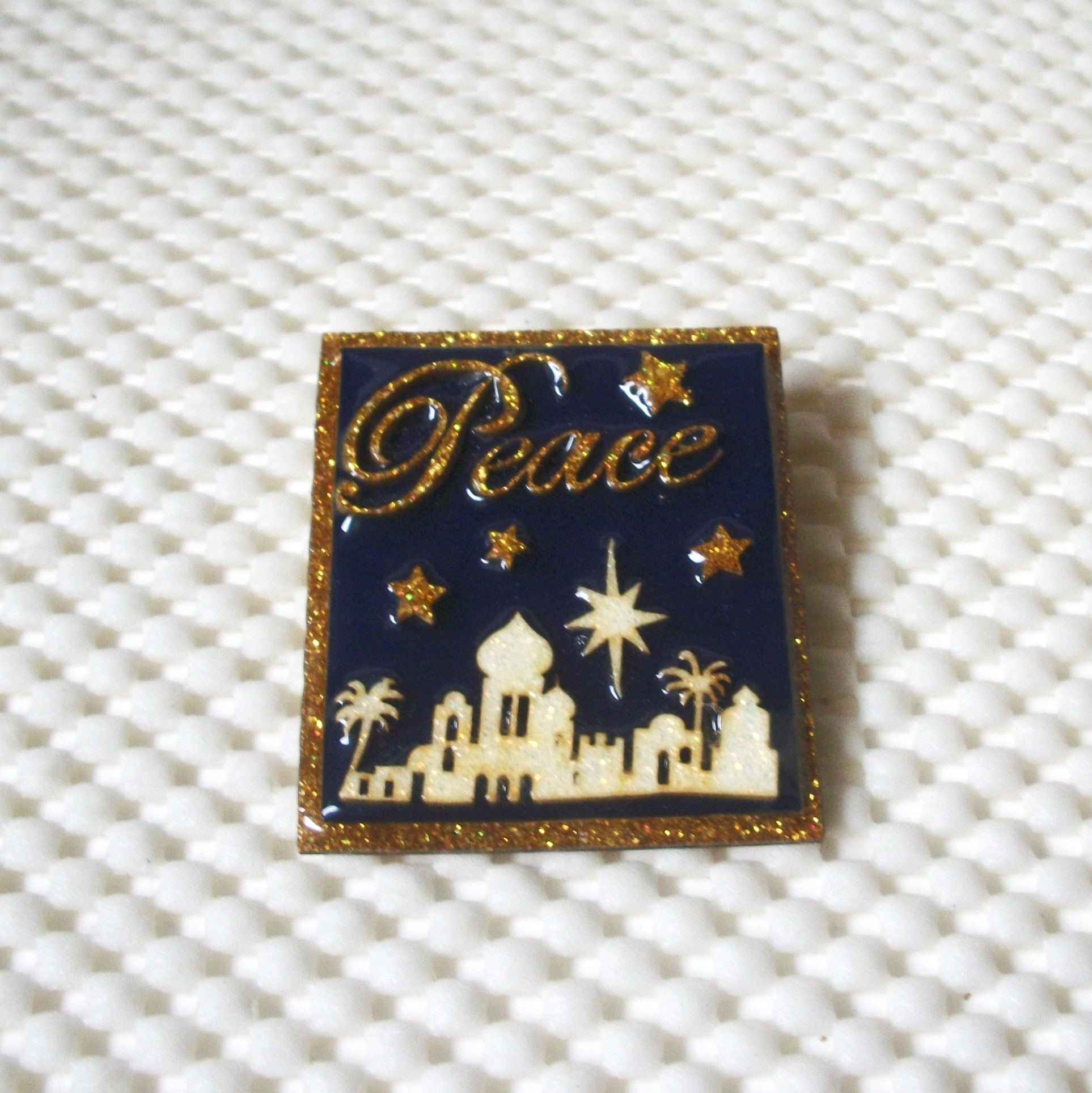 Vintage Lucinda Pin Christmas Peace Bethlehem Stars Nativity Scene