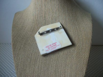 Pretty Lucinda House Pins, Festive Christmas Angel Trumpet Little Cat Sled Glitter 61318