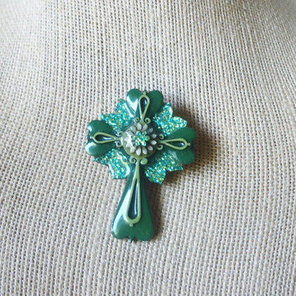 RARE Hard To Find Lucinda Irish Cross Shamrock Green Glitter Enhancer 61318