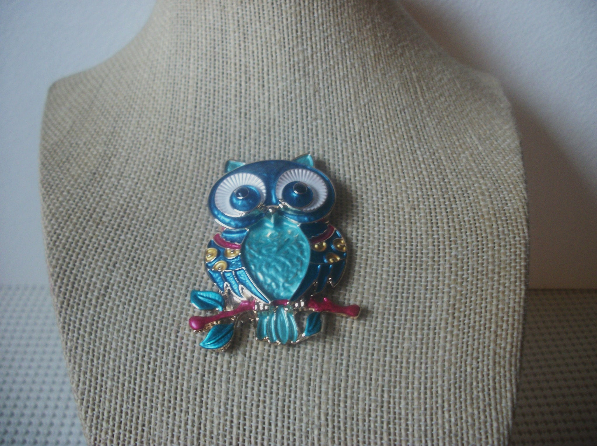 Larger Retro Jewelry Colorful Owl, Enameled Gold Tone, Brooch Pin 022621