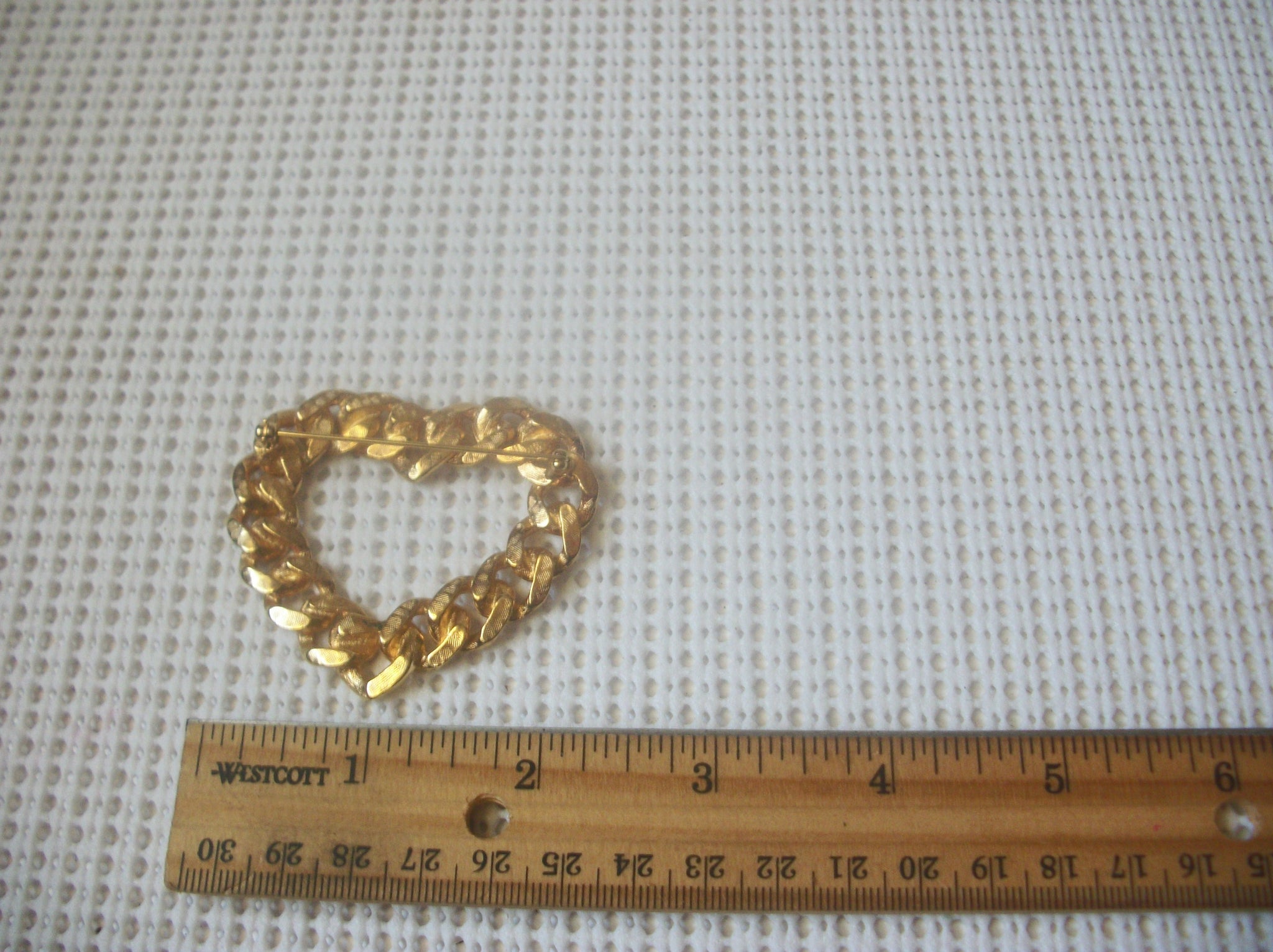 Vintage Brooch Pin Larger Gold Tone Heart 52017