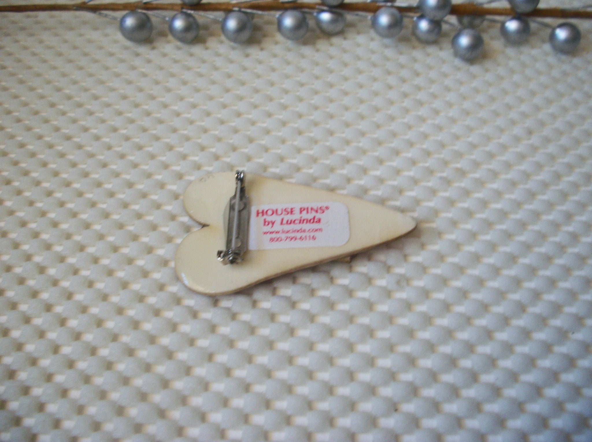 Rare Hard To Find Lucinda House Pins Pink Red Valentine`s Day Hearts Love Your Way Glitter 41017