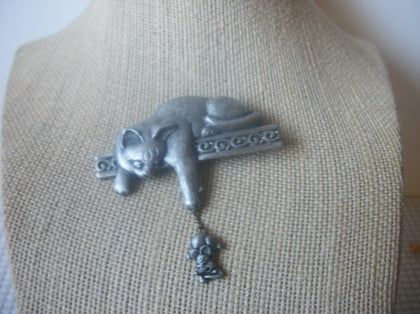 Cat Lovers Gift Vintage Brooch Pin, Signed JJ Pewter Cat Dangling Play Mouse 023021