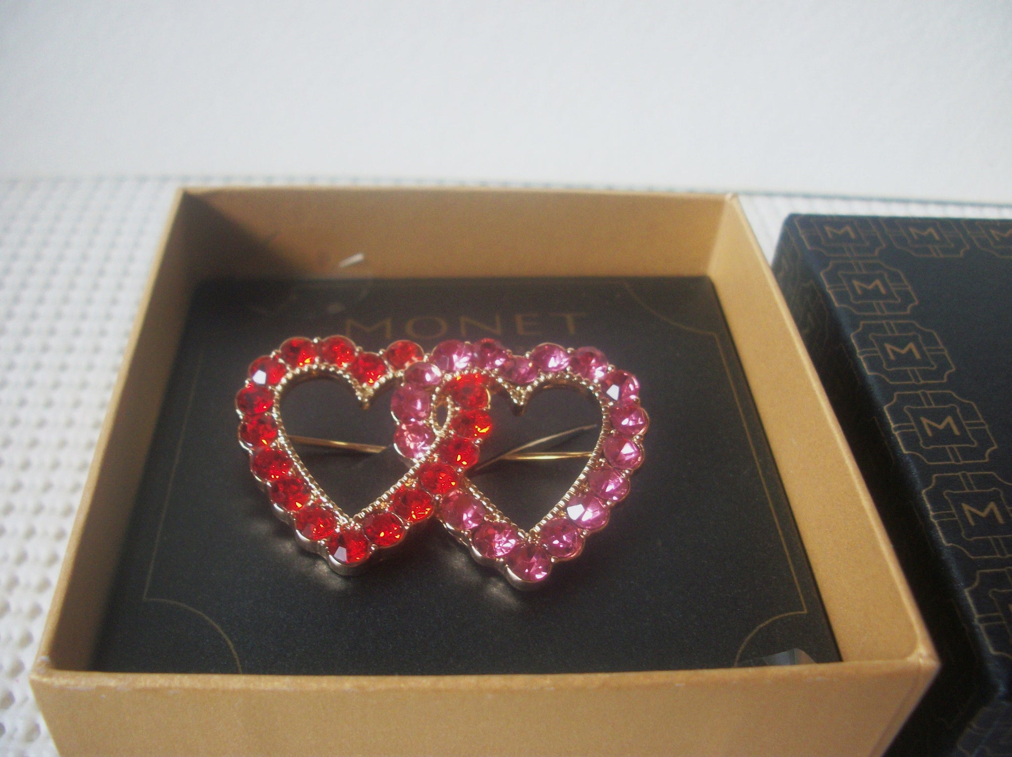 MONET Valentine Hearts, Pink Red Crystals, Gold Tone, Brooch Pin, Vintage 022521