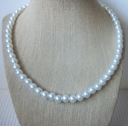 Retro 18" - 20" Necklace Pretty White Faux Pearls 030221