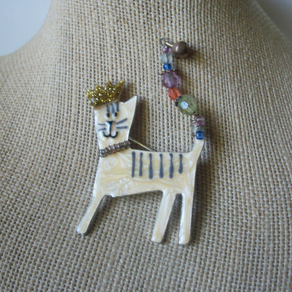 Signed TC Vintage Brooch Pin, Beige Cat Enameled Hand Painted Face Crown Queen Diva Crystal Glass Tail Silver Tone 122220