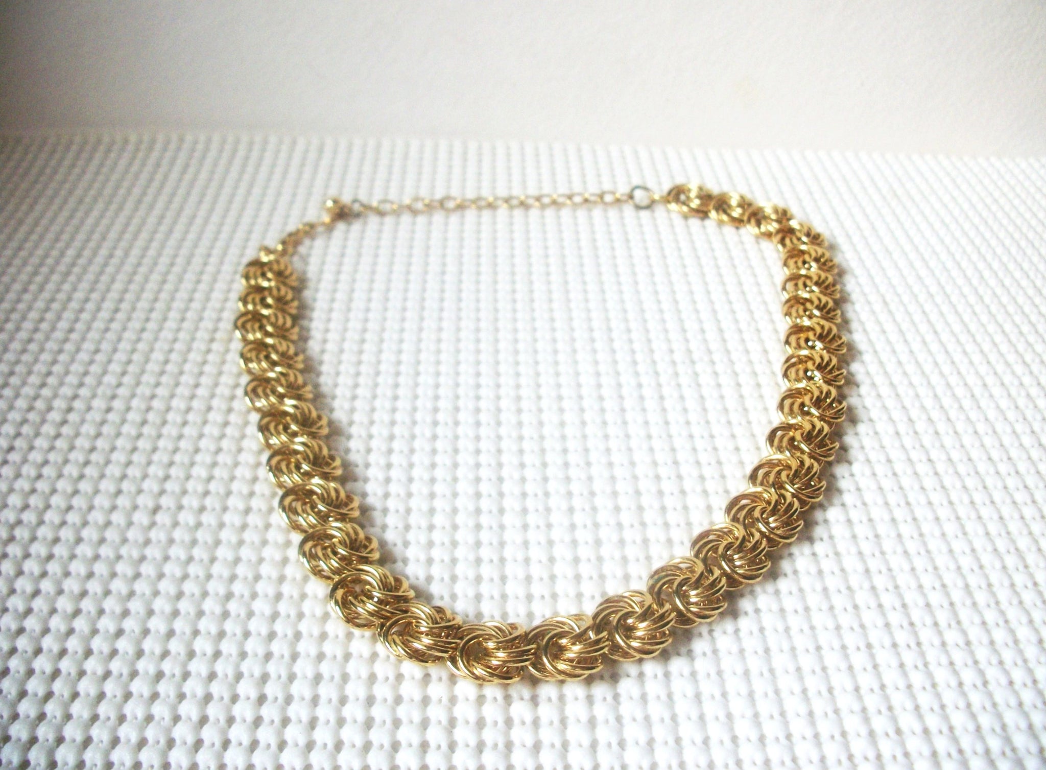 Bright Glossy Gold Tone, Links Vintage Necklace 53018