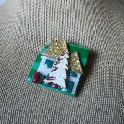 Vintage Lucinda House Pins, Highly detailed Christmas White Glitter Tree Wreath Cat 61318