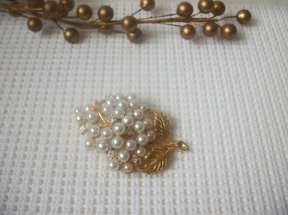 Vintage Brooch Pin, Signed LISNER Gorgeous Grapevine White Faux Pearls Clear Crystals Gold Tone,