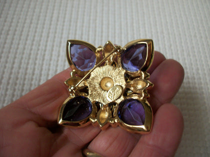 Exquisite Vintage Signed Joan Rivers Purple green crystal Glass Clear Rhinestones White Pearl Floral Flower Gold Tone 030521