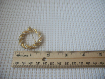 Vintage Brooch Pin Gold Toned Baroque White Faux Pearl  61717