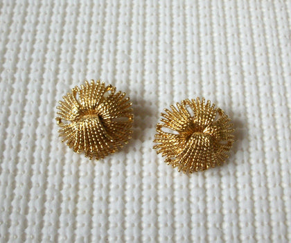 Gorgeous Vintage Signed MONET Pierced Earrings Textured Gold Tone 030521