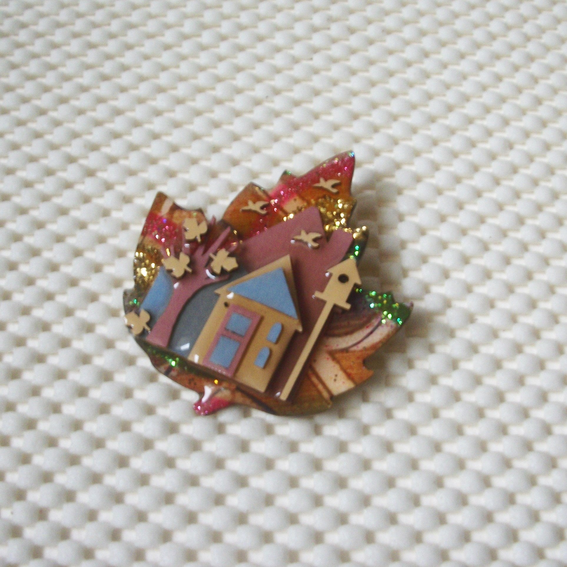 Vintage Ultra Rare Signed Lucinda House Pins, Maple Leaf Fall Bird House 61318