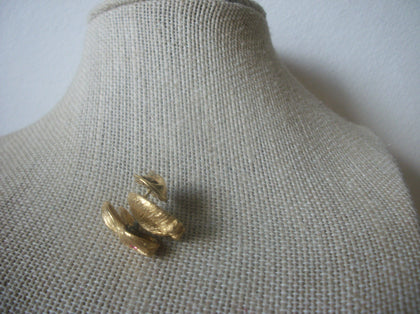 Vintage Stick Pin, Signed Gold Crown, Gold tone spring hear bunny pin with pink eyes 72517