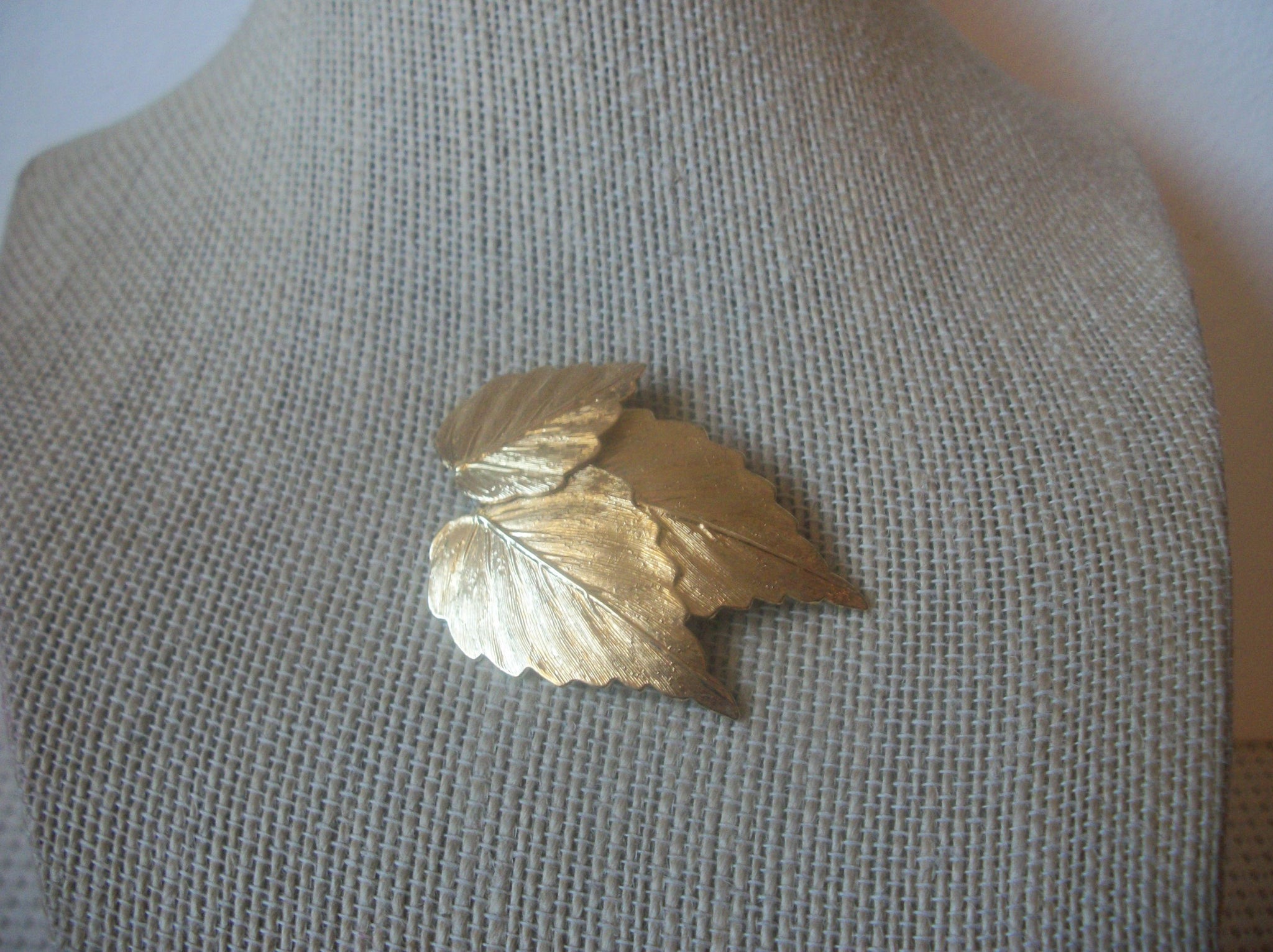 Vintage Gold Tone Brushed Maple Leaves Brooch Pin 022421