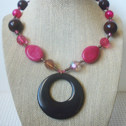 Vintage 20" - 22" Brown Pink Lucite Moon Glow Pendant Necklace 030121