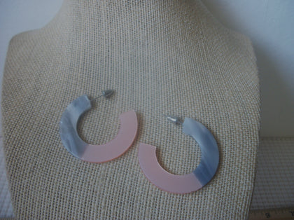 Vintage Pierced Earrings Pastel Coral Marbleized Gray Hoop Plastic Lucite 030221