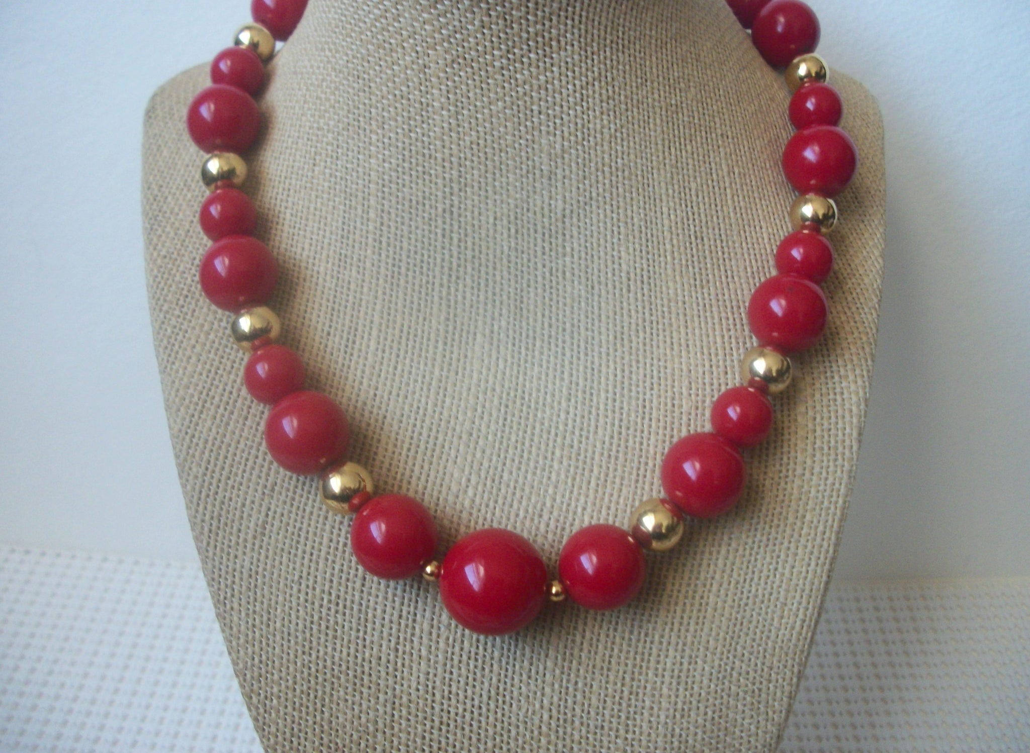 Vintage 17" Necklace Signed MONET Red Gold, 7817