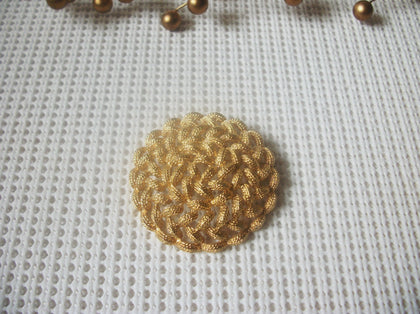 Vintage Jewelry, Larger Signed MONET Beautifully Textured Gold Tone Brooch Pin 52017