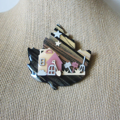 Vintage Lucinda House Pins Maple Leaf Gardening Outside Yard Work Seeds Shovel 61318