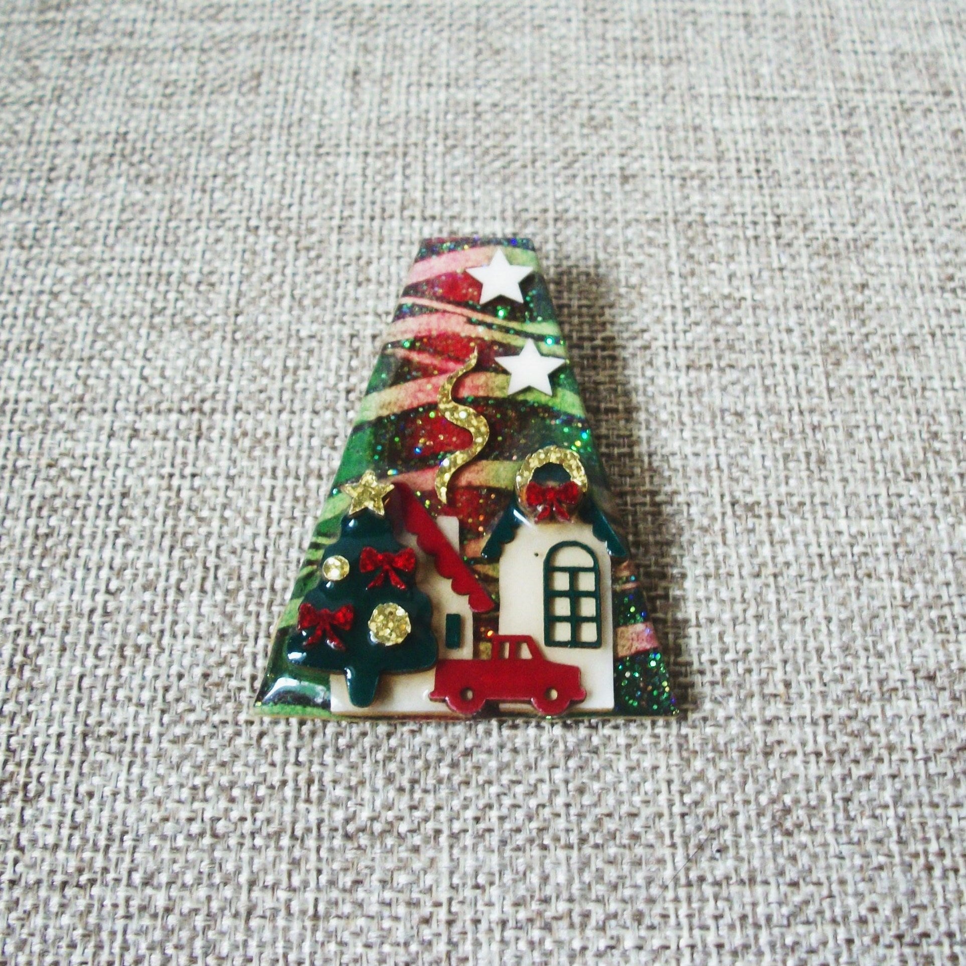 Vintage Lucinda House Pins Christmas Wreath Stars Glitter Ribbons Holidays Love 021321