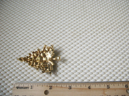 Vintage Brooch Pin, Christmas Tree Red Crystal Inlays Green Enameled Gold Tone 122220