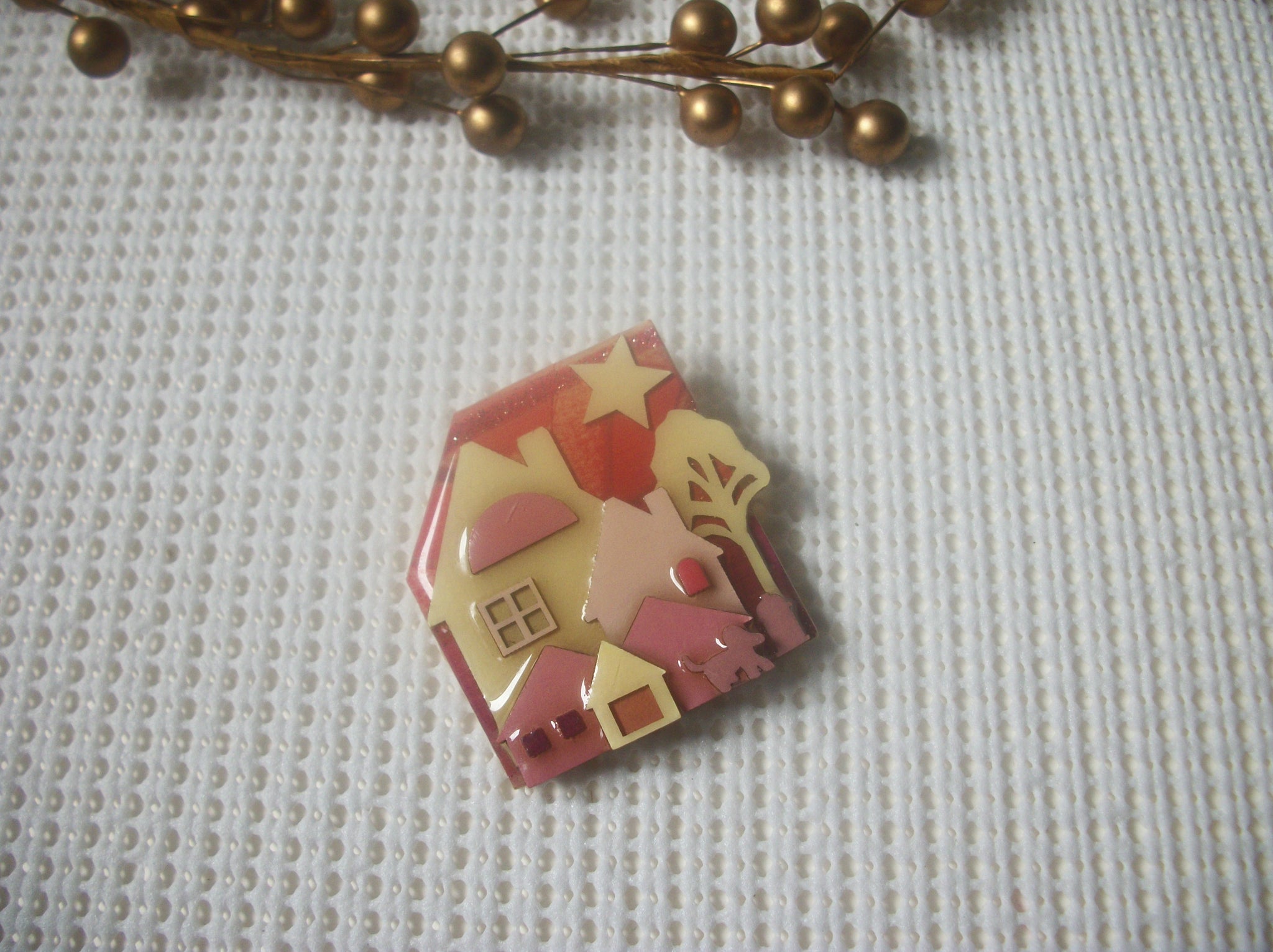 Vintage Lucinda House Pins Very Detailed Valentine`s House Pink Little Dog Love Happiness 021321