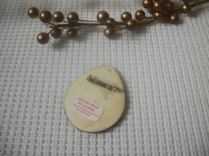 Hard To Find Lucinda House Pins, Easter Bunny Glitter Easter Basket 021321