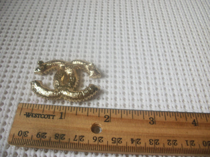 Vintage Brooch Pin Gold Tone White Faux Pearl 82317