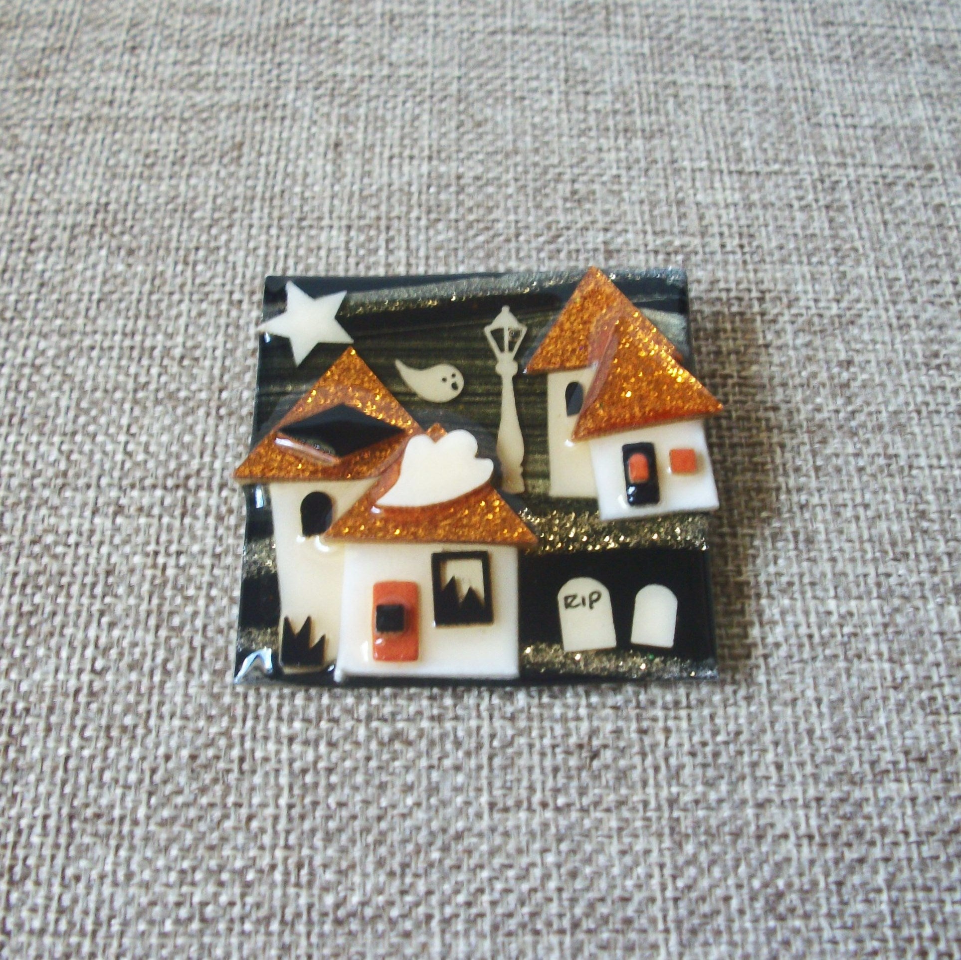 Vintage Lucinda House Pin Halloween Ghosts Rip Star Scary Night 42617