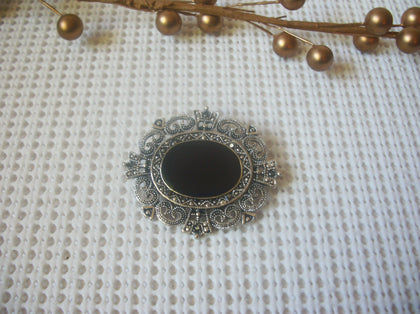 Vintage Jewelry, Victorian Inspired Royalty Black Cabochon Silver Tone, 52017