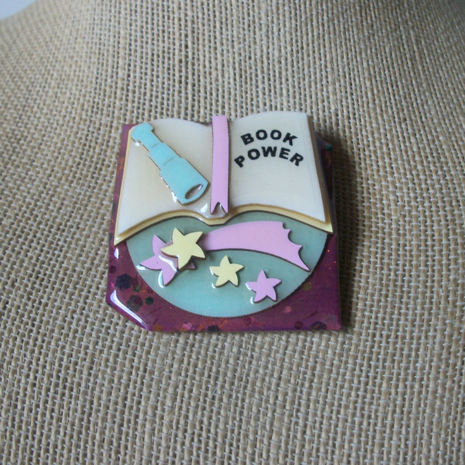 Highly Detailed Lucinda Book Pins Power Read Stars Graduate 61318