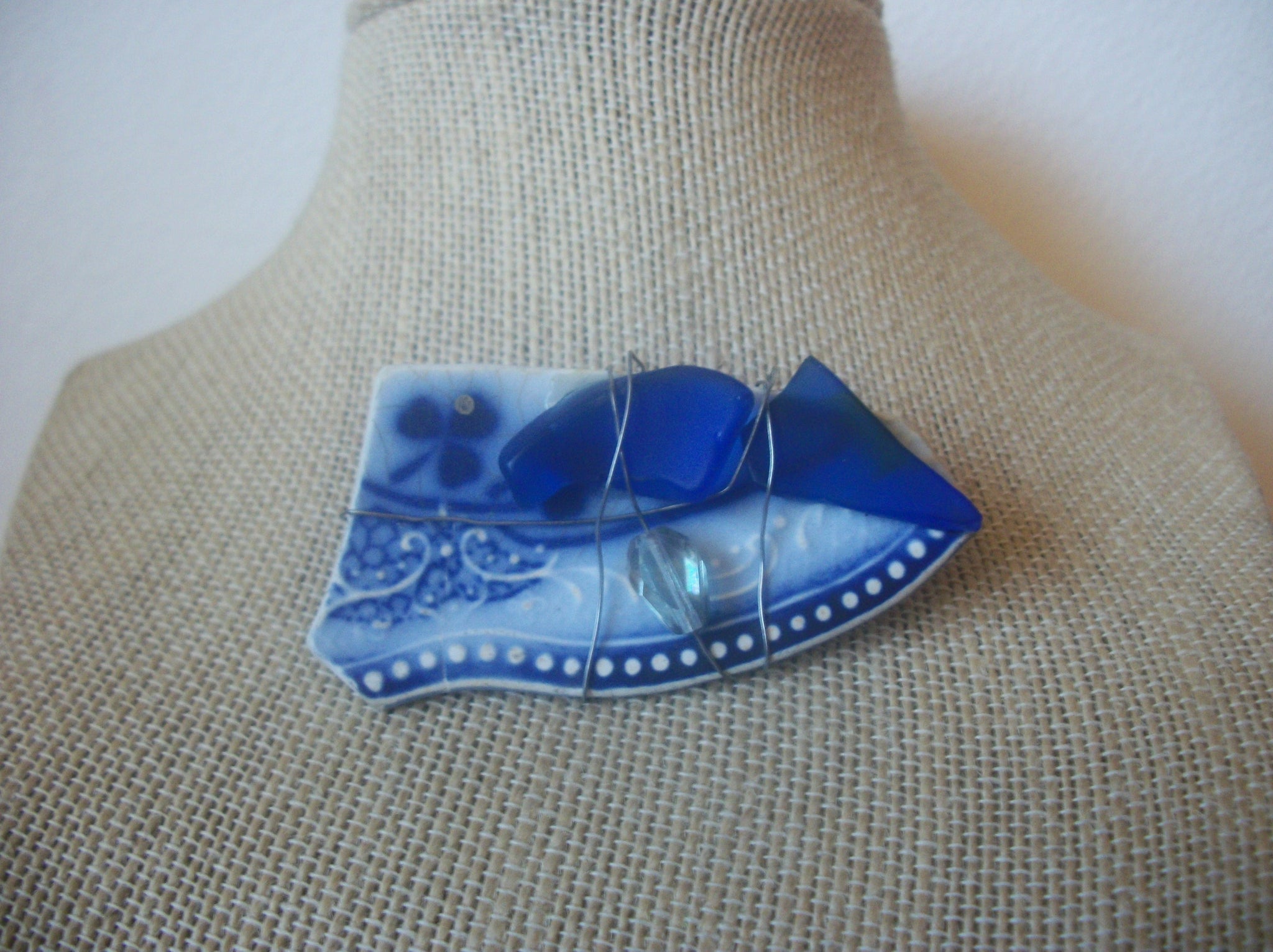 Netherlands Pottery, Hand Made, Wired Painted With Sea Glass Blue Clear, Vintage Brooch Pin 63017