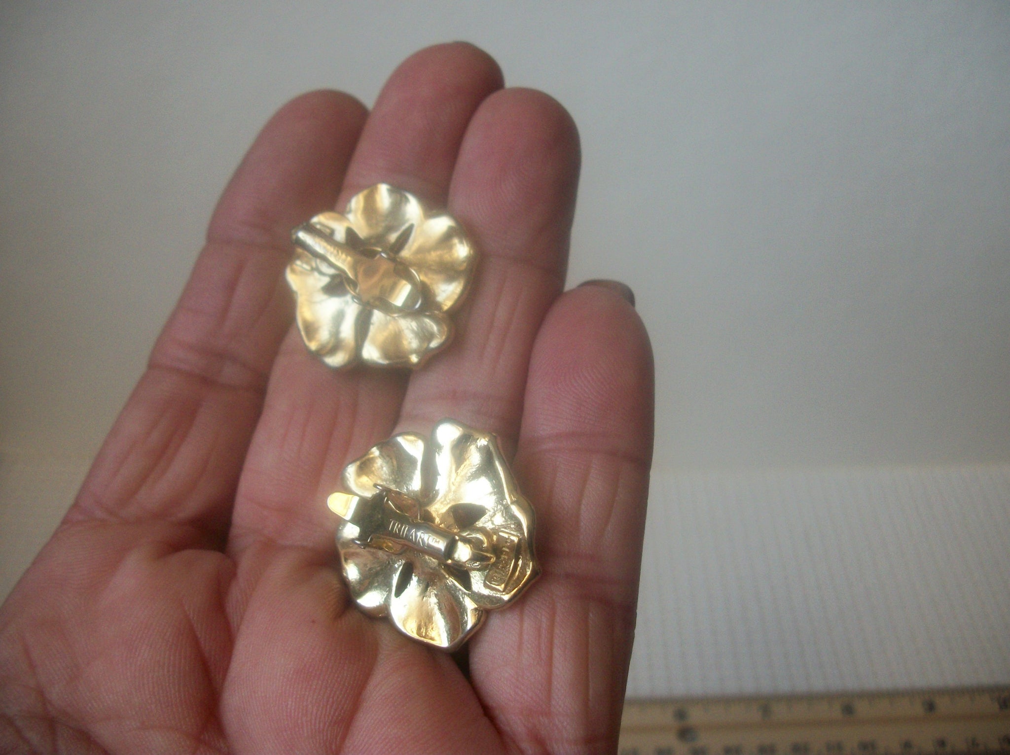 Vintage Clip On Earrings Signed TRIFARI Pink Rhinestone Flowers Gold Tone,  7817