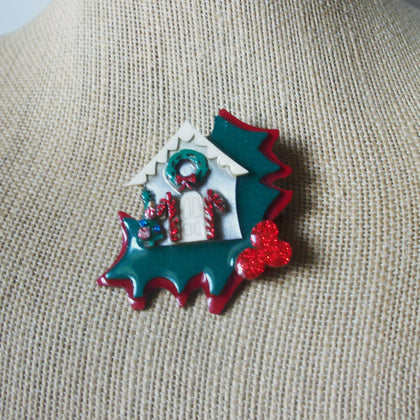 RARE Hard To Find Lucinda Christmas House Pins, Festive Wreath Glittery Leaf 61318